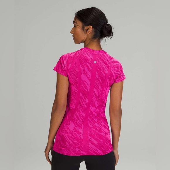 Lululemon Swiftly Tech 2.0 Short Sleeved Size 6 - Picture 7 of 7